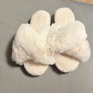 Cozy Cream Fur Slippers